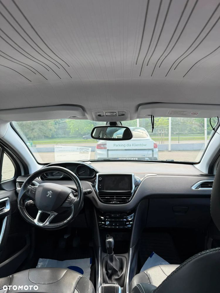 Peugeot 2008 1.2 Pure Tech Style - 10