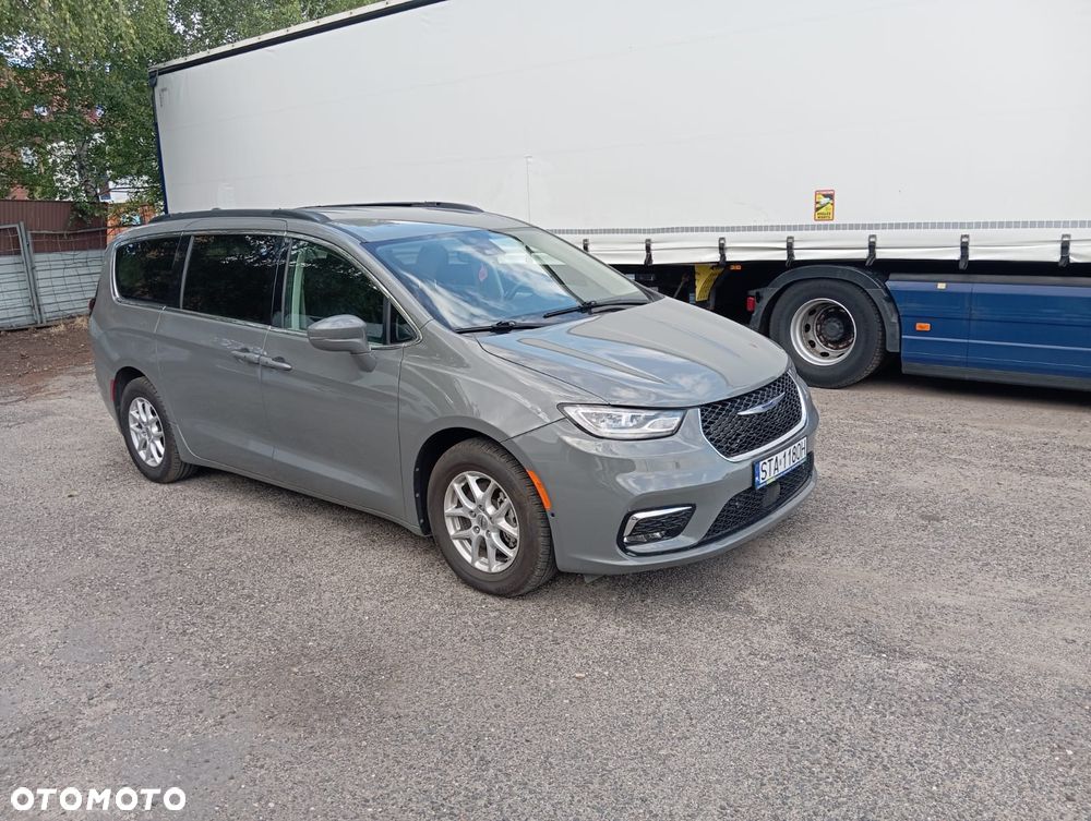 Chrysler Pacifica - 11