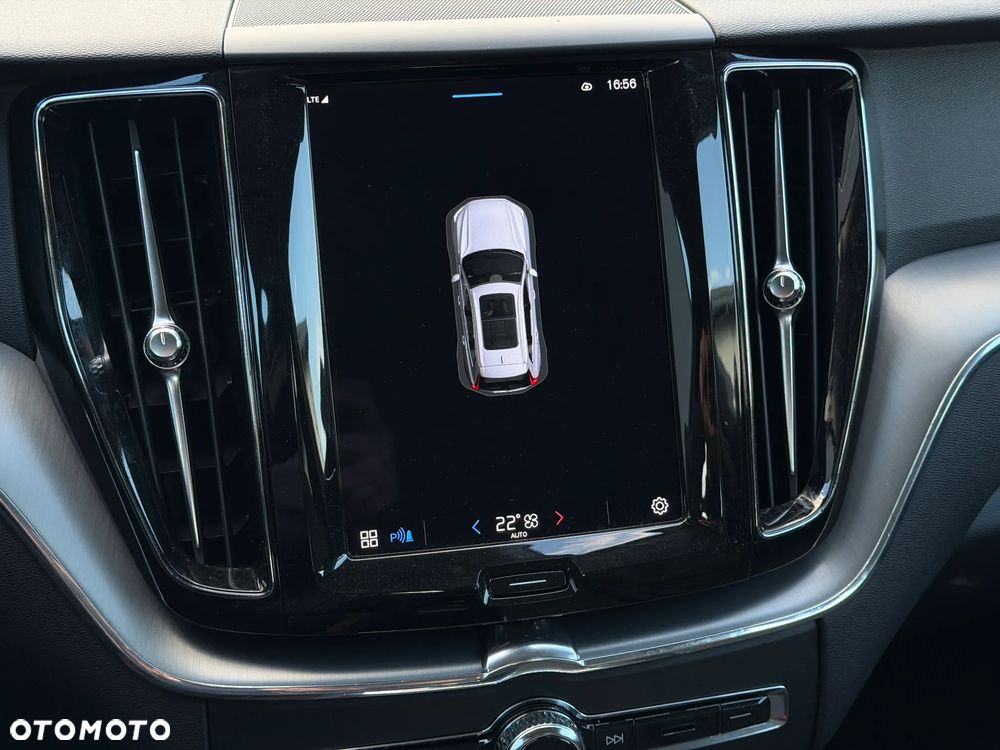 Volvo XC 60 B4 B Momentum - 17