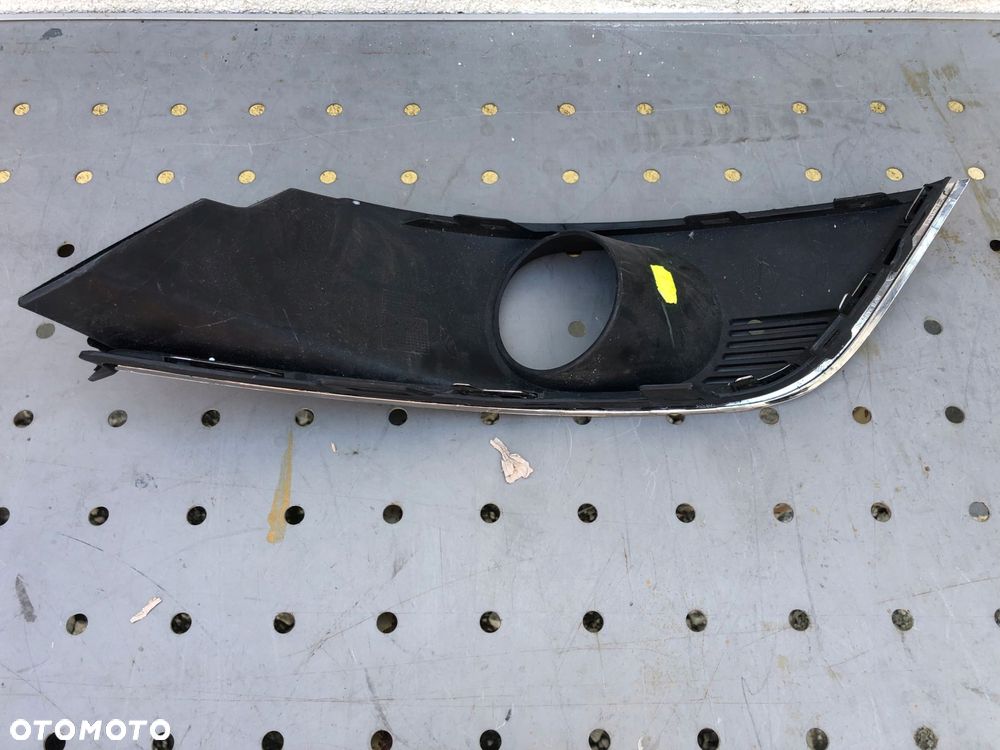 Renault Megane IV zaślepka zderzaka lewa - 2