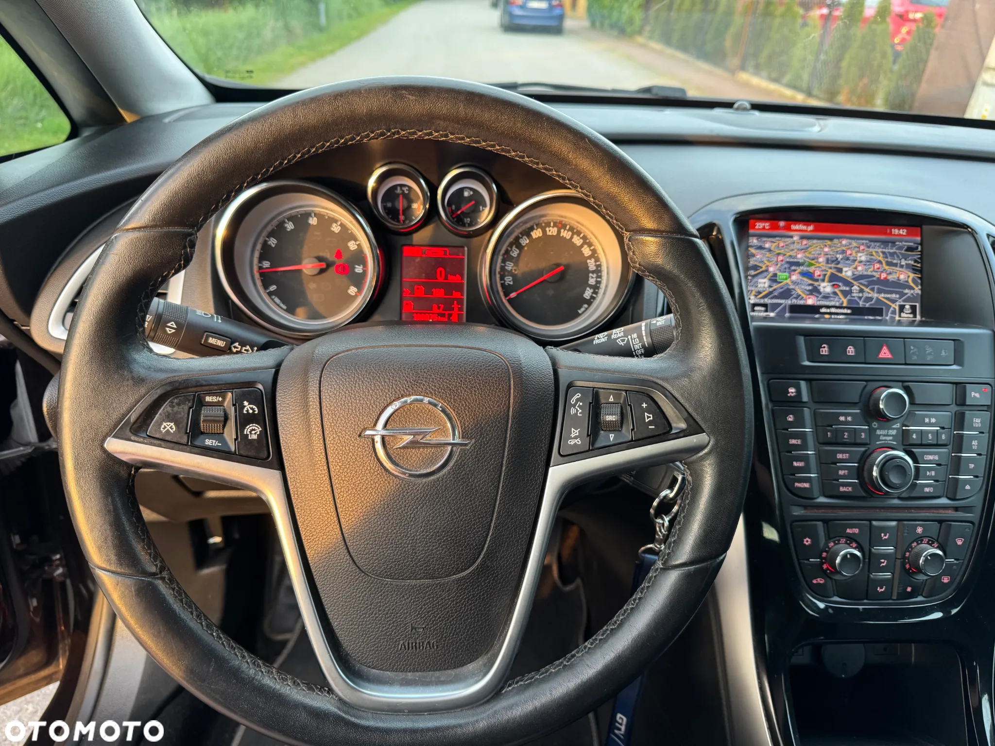 Opel Astra 1.4 Turbo Exklusiv - 12