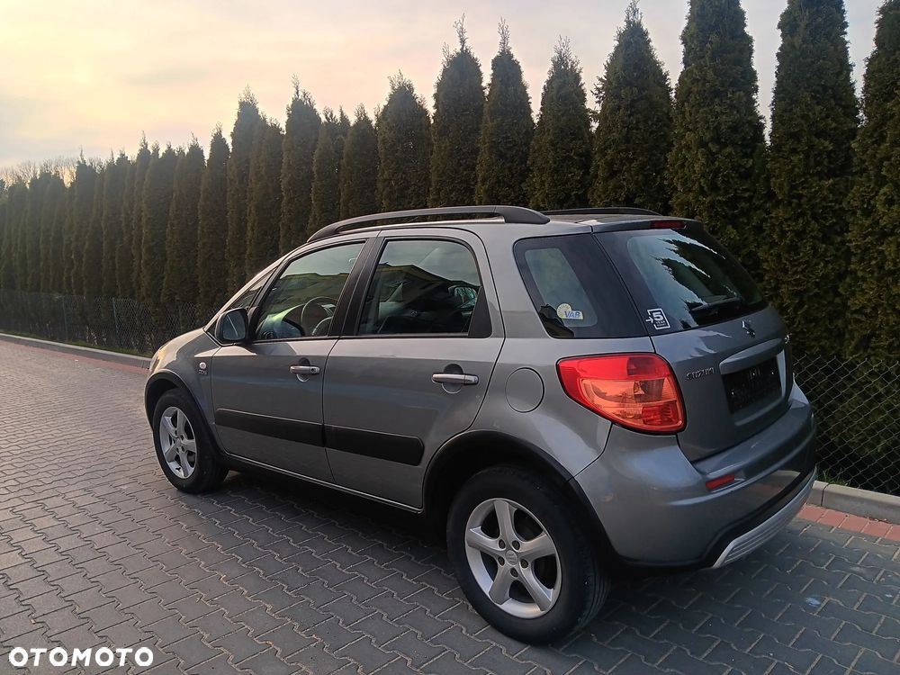 Suzuki SX4 - 4