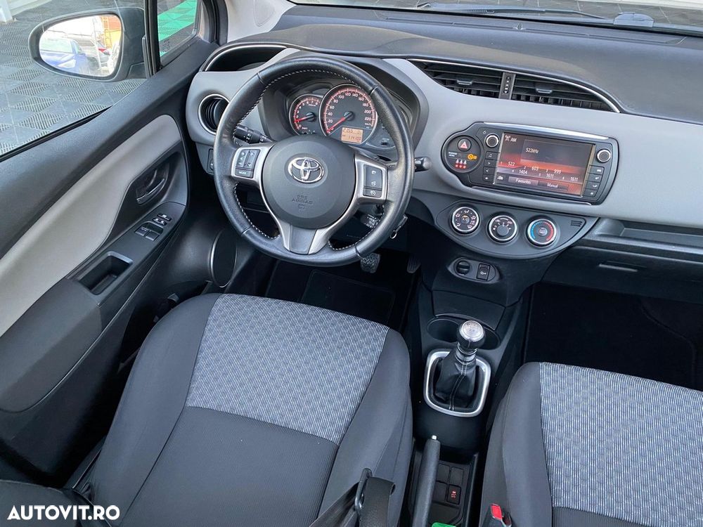 Toyota Yaris 1.3 Terra Plus - 12