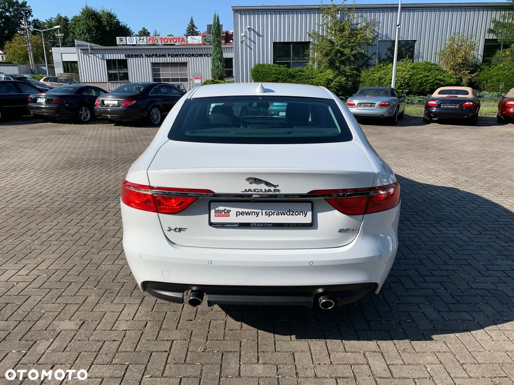 Jaguar XF 2.0 i4D Prestige - 7