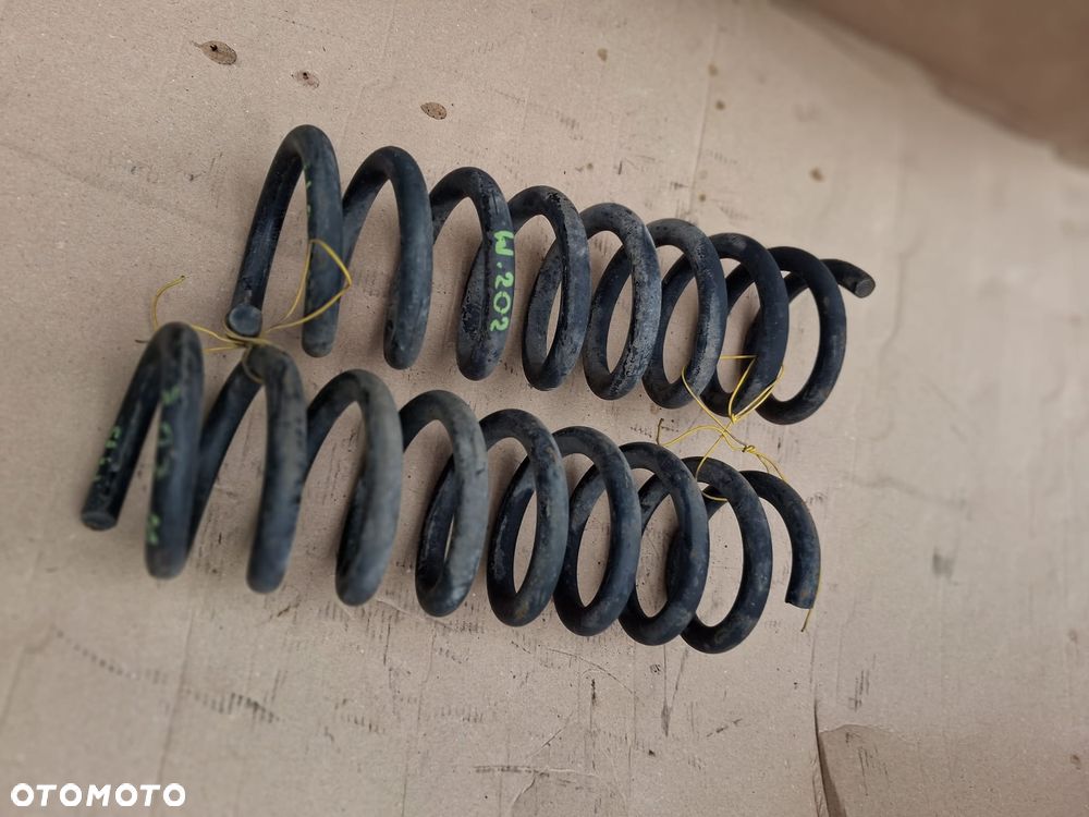 Sprężyny tył MERCEDS C klasa  W202  2SZT - 1