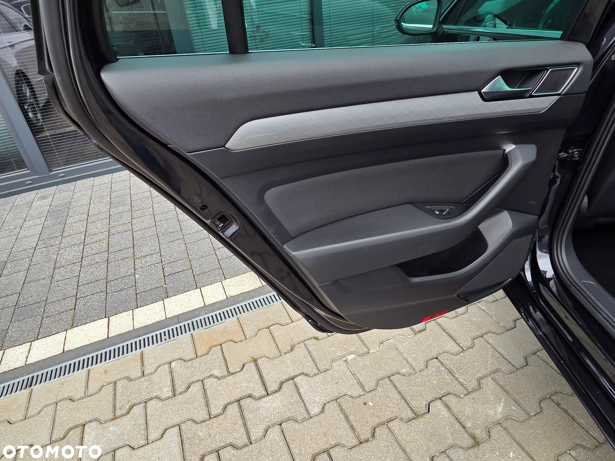 Volkswagen Passat 2.0 TDI EVO Business - 34