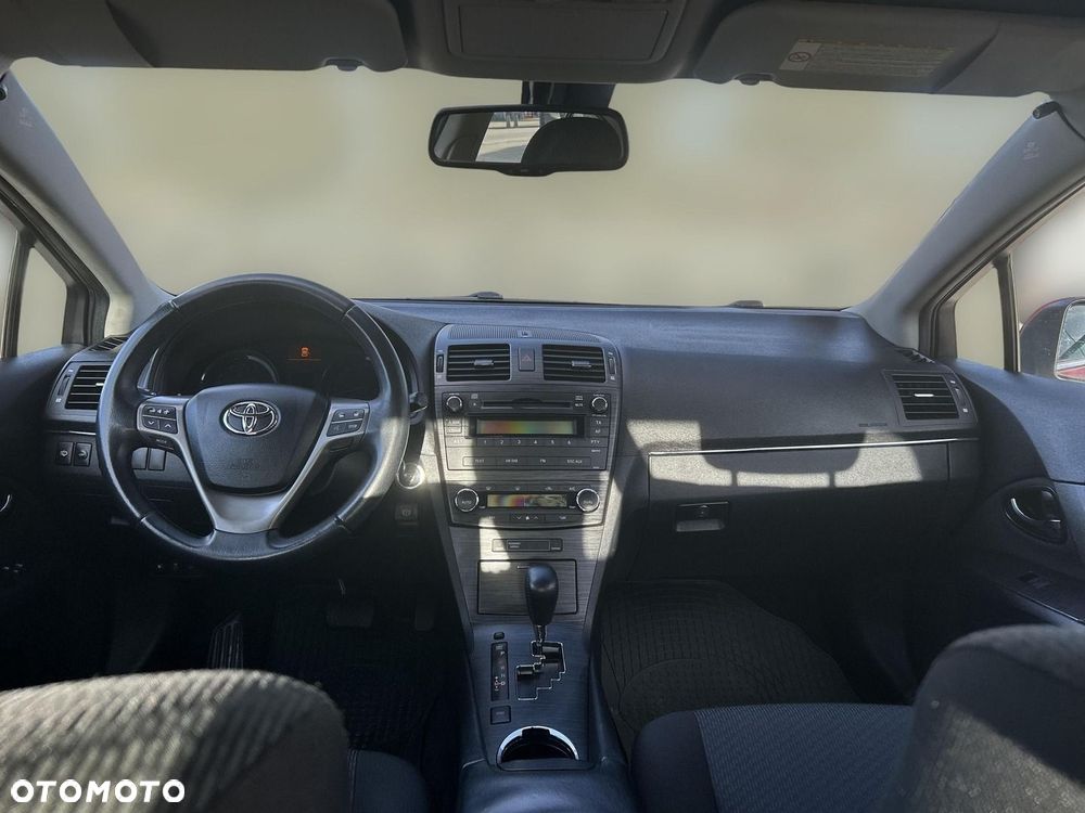 Toyota Avensis - 13