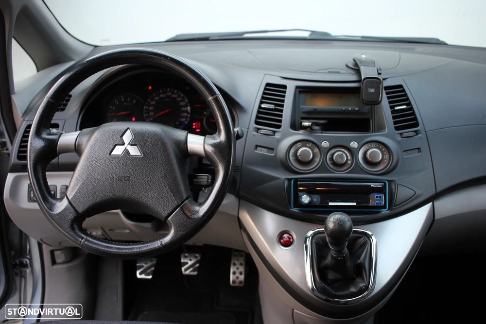 Mitsubishi Grandis 2.0 DI-D Sport - 18