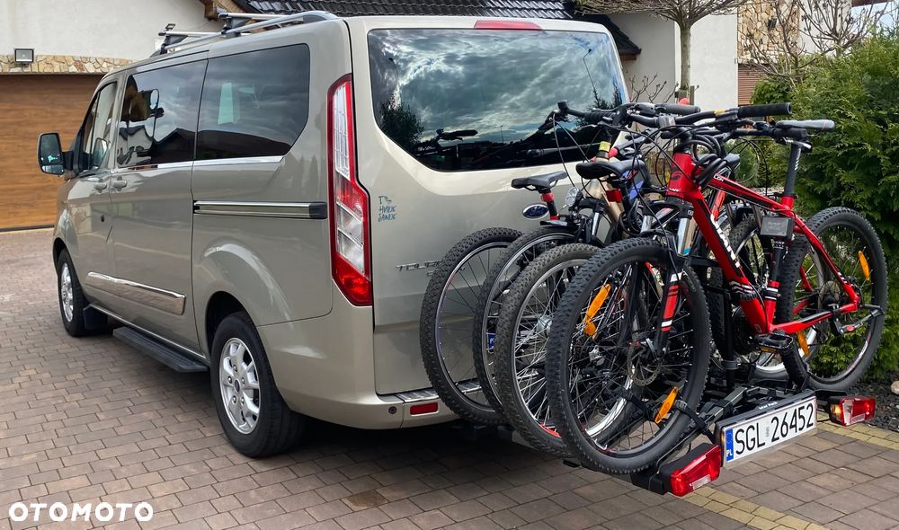 Ford Tourneo Custom - 1