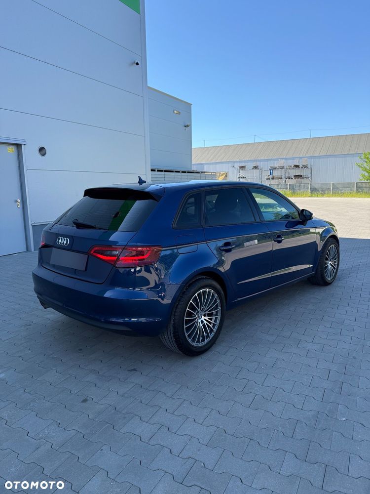 Audi A3 Sportback 2.0 TDI Ambiente - 6