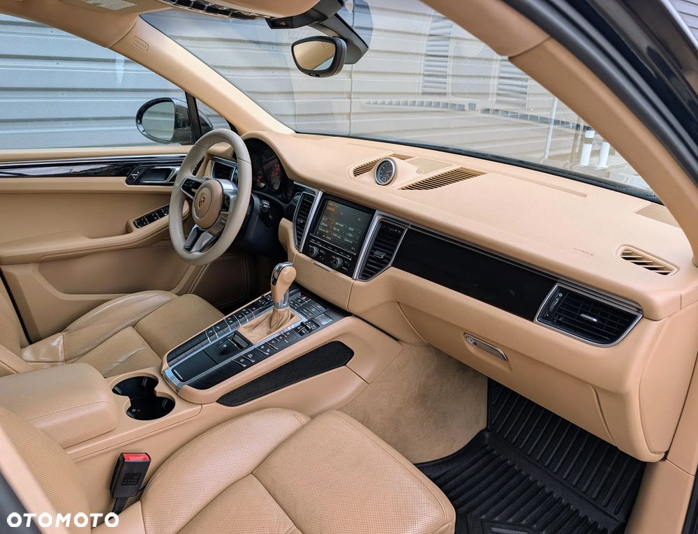 Porsche Macan - 12