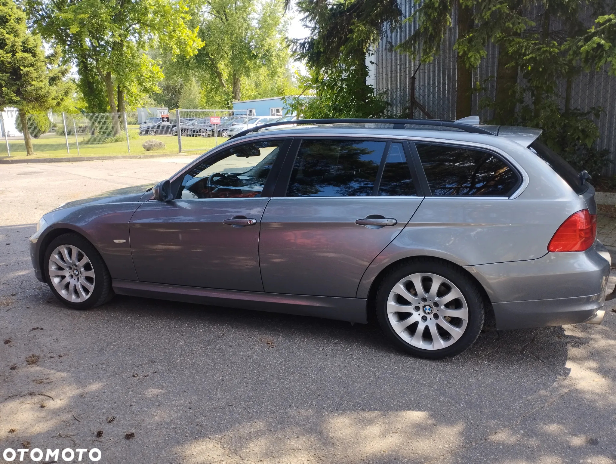BMW Seria 3 318d - 11