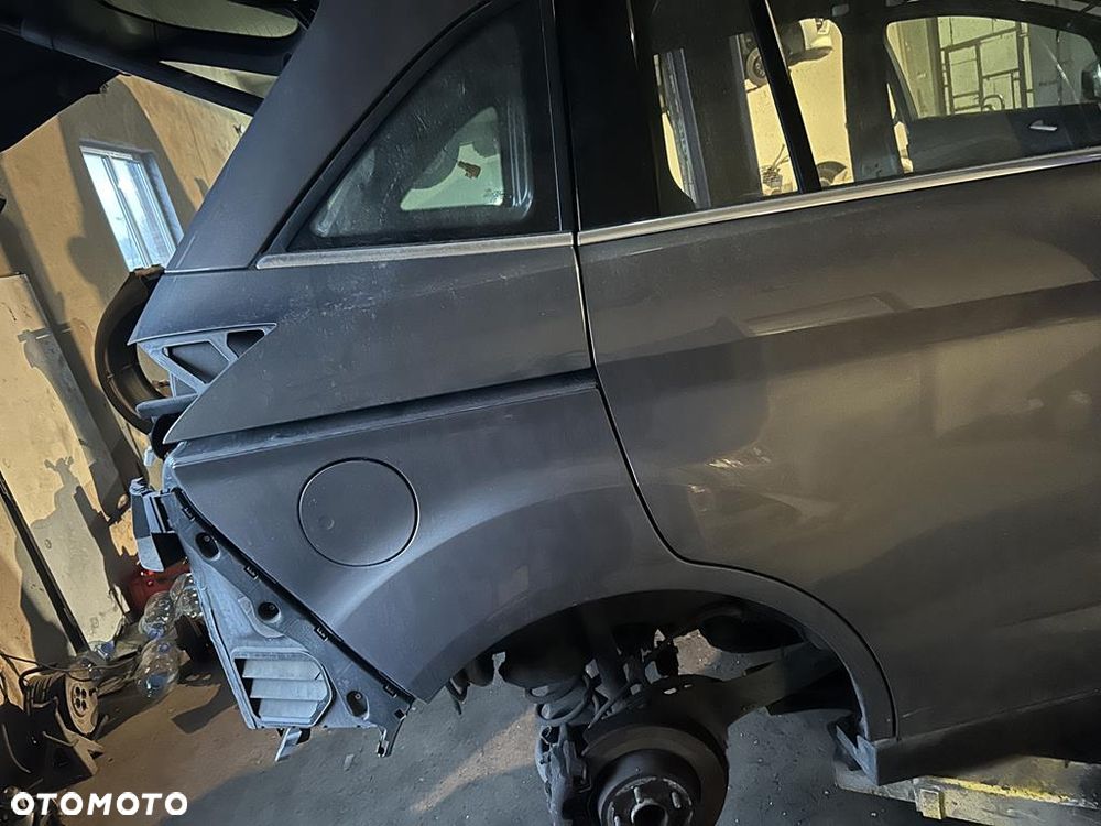 Błotnik ćwiartka prawy tył tylna kolor VA Grand Ford C-max II MK2 - 2