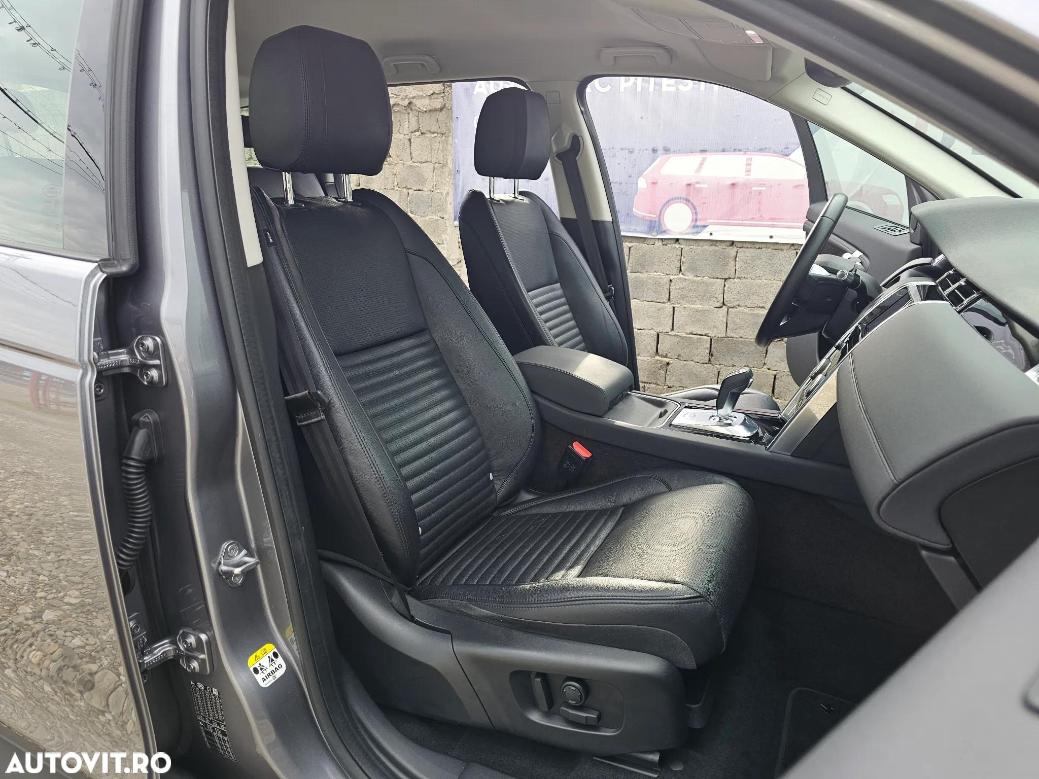 Land Rover Discovery Sport 2.0 D180 MHEV SE - 28