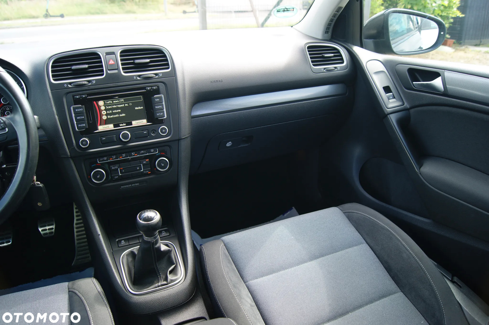 Volkswagen Golf 1.2 TSI BlueMotion Technology Style - 31