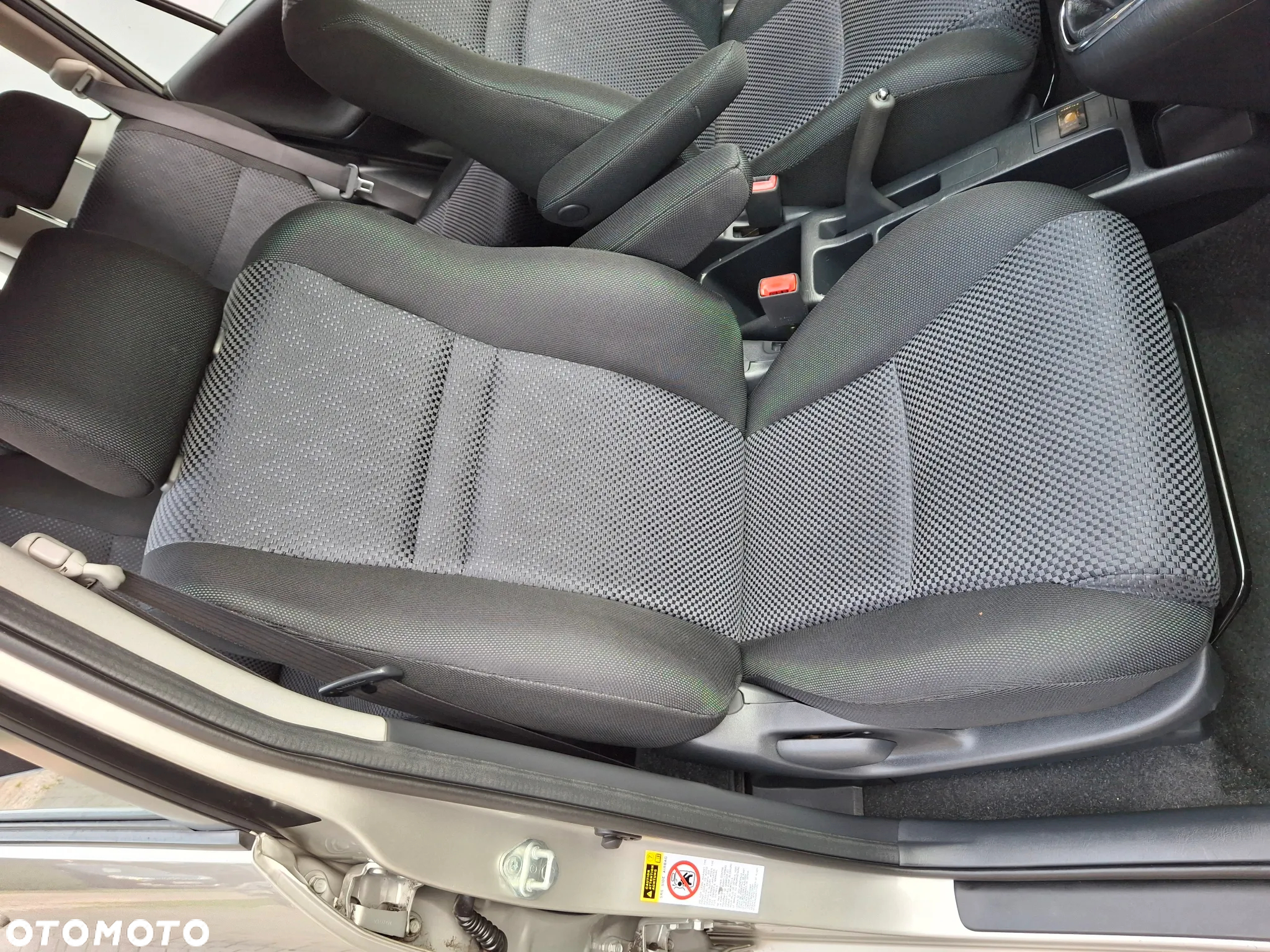 Toyota Corolla Verso 2.0 D-4D Sol - 27