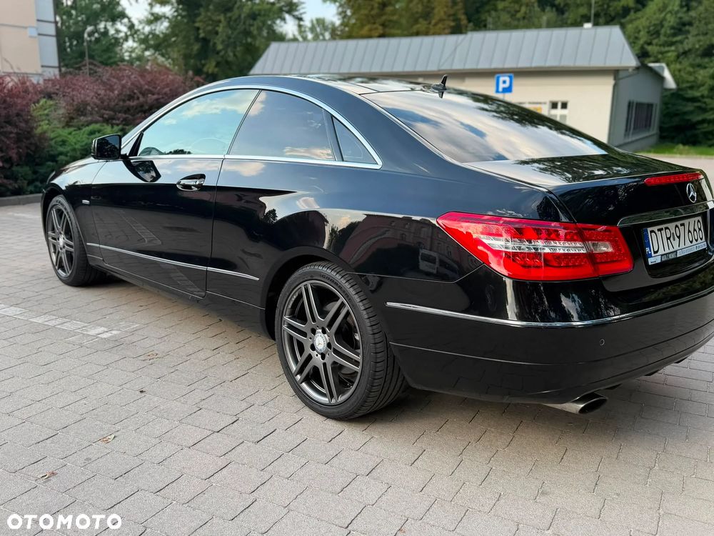 Mercedes-Benz Klasa E 250 CGI BlueEFFICIENCY Automatik Avantgarde - 16
