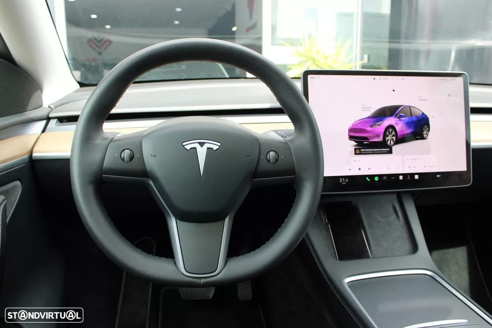 Tesla Model Y Standard — fotografia 16
