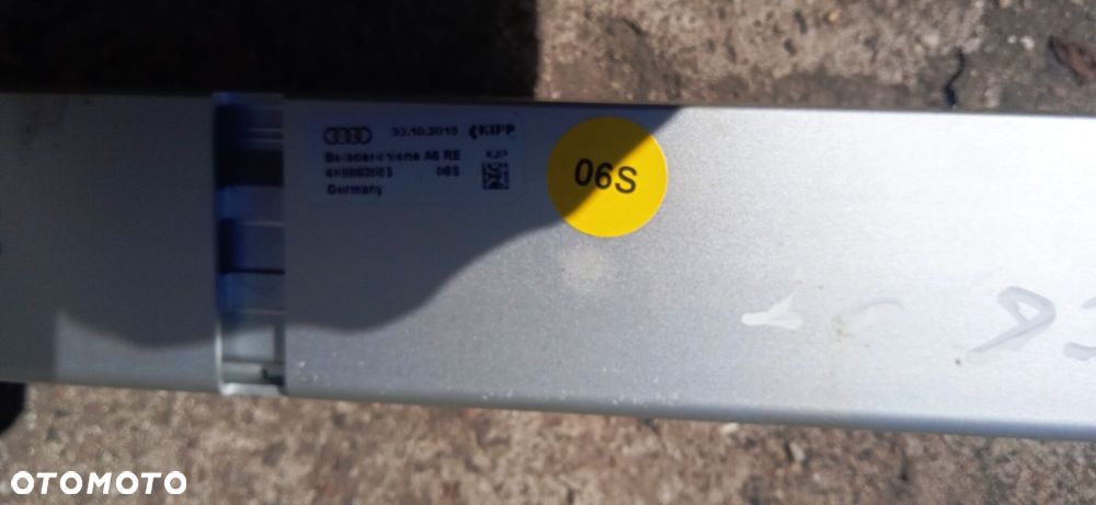 Szyny bagażnika Audi A6 C8 4k9863555 4k9863556 - 3