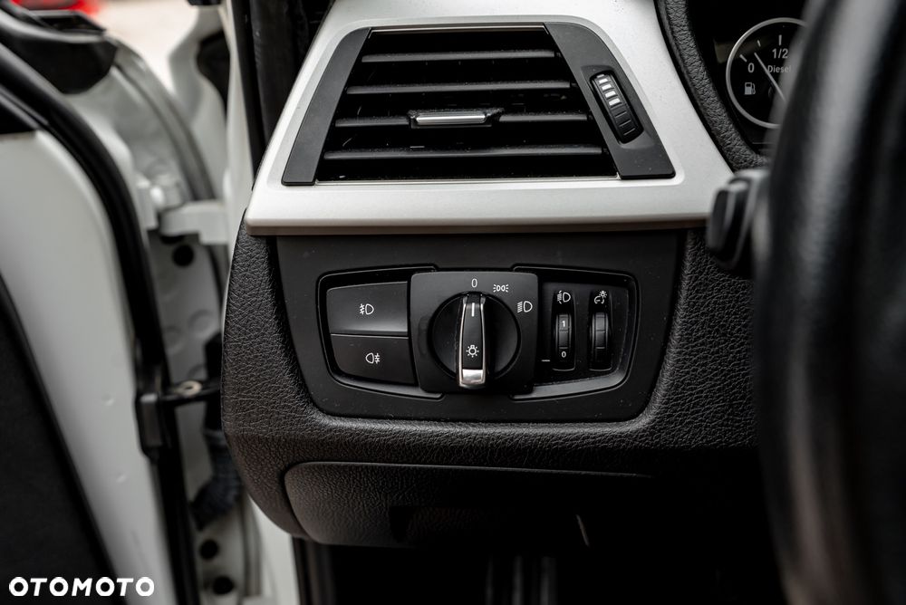 BMW Seria 3 316d - 30