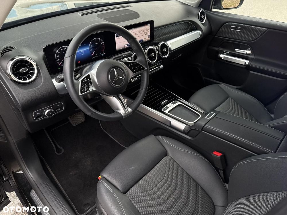 Mercedes-Benz GLB - 12