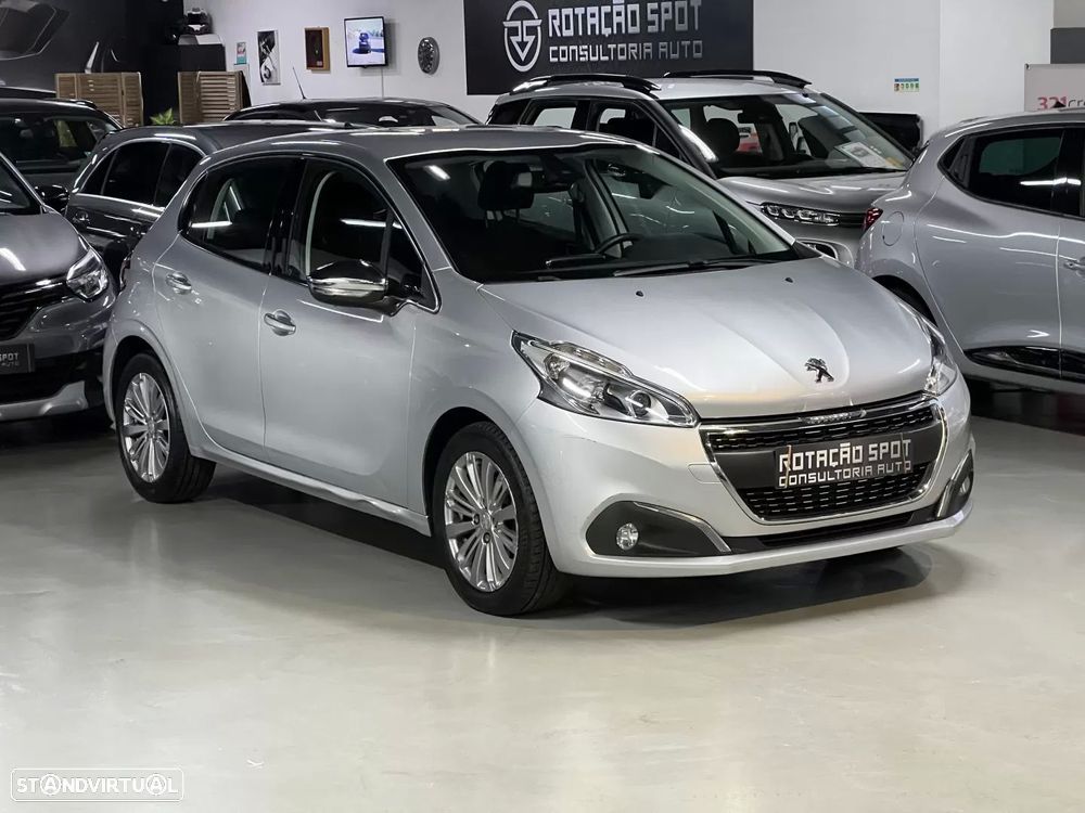 Peugeot 208 1.2 PureTech Allure - 22