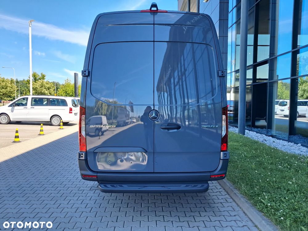 Mercedes-Benz Sprinter 319 CDI Furgon PRO długi 4325 mm L3H2 - 9