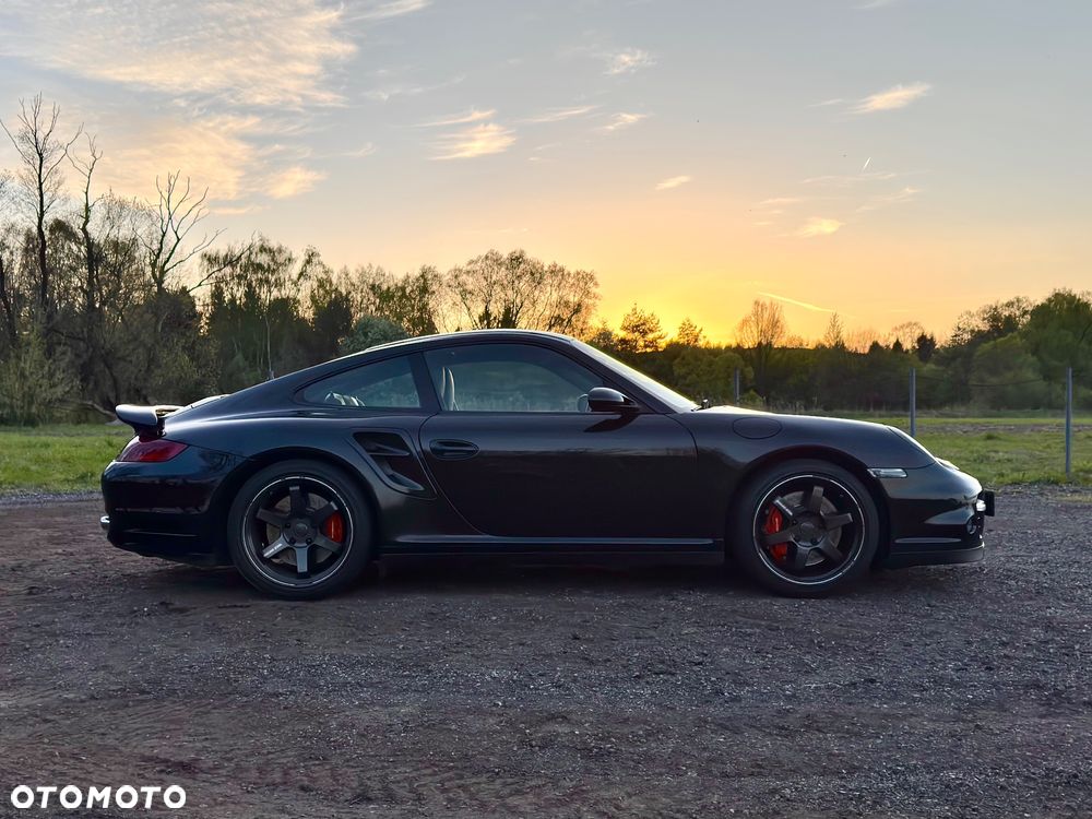 Porsche 911 - 9