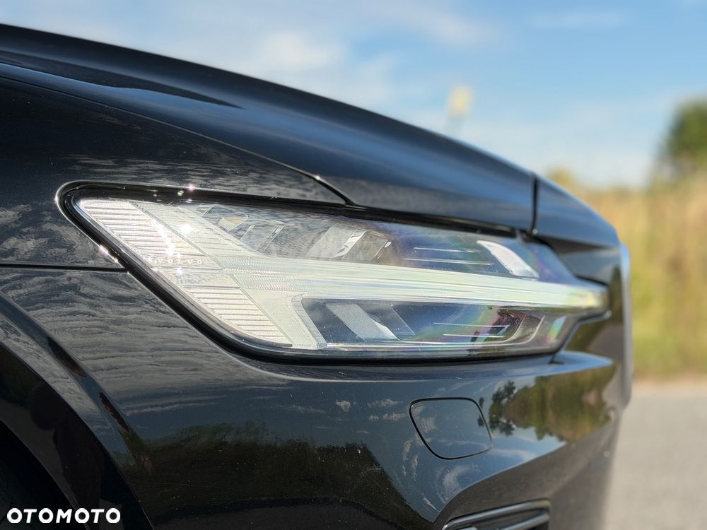 Volvo V60 T8 AWD Twin Engine Geartronic R-Design - 23