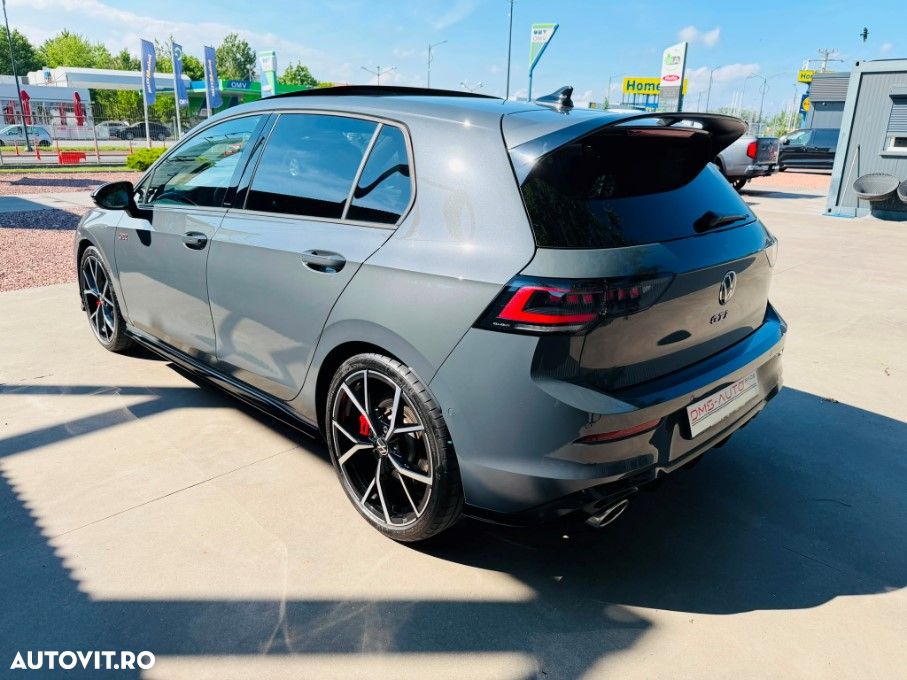 VOLKSWAGEN Golf 2025 — imagine 10