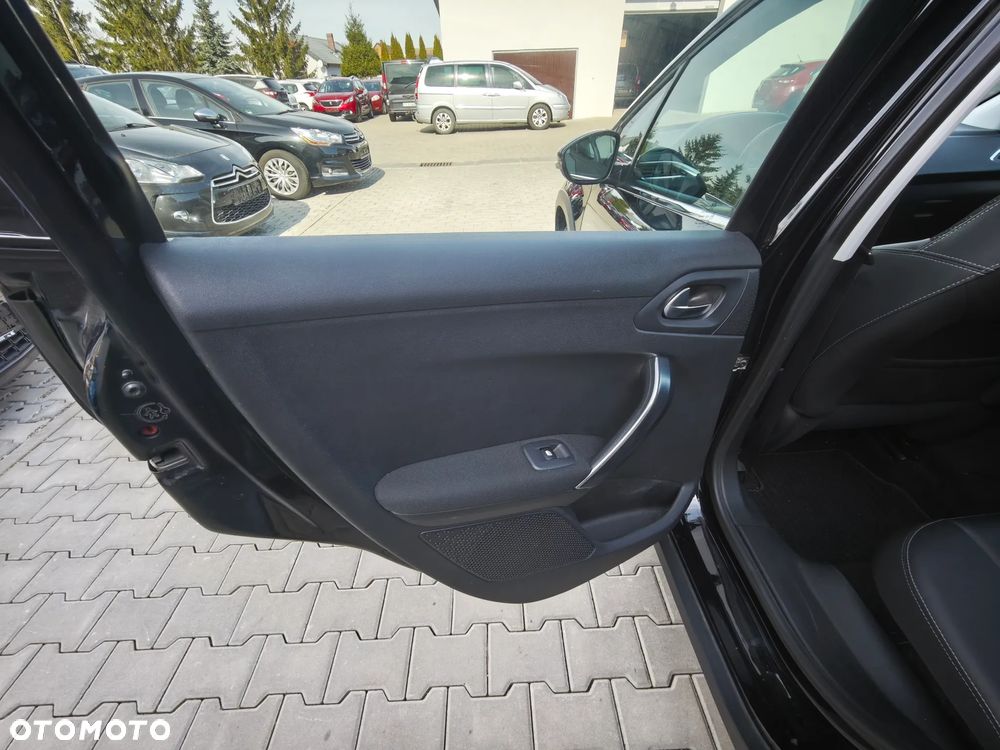 Peugeot 2008 BlueHDi FAP 120 STOP & START Crossway - 25