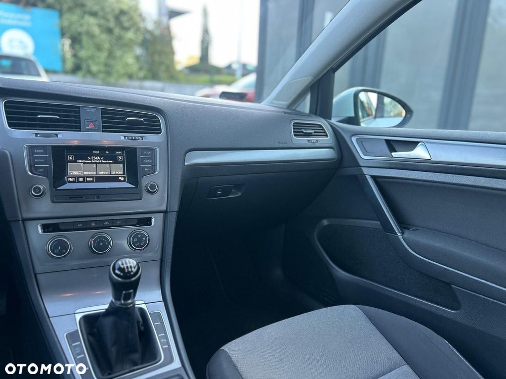 Volkswagen Golf 1.2 TSI BMT Comfortline - 18