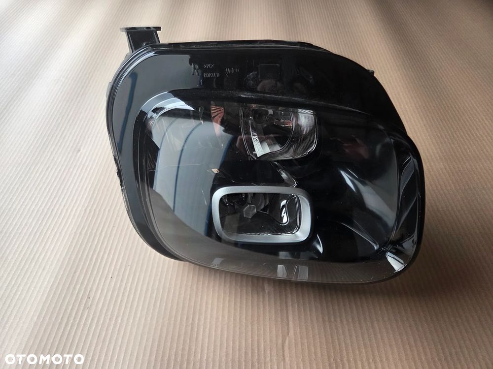 Lampa przednia prawa Citroen C3 Aircross - 1