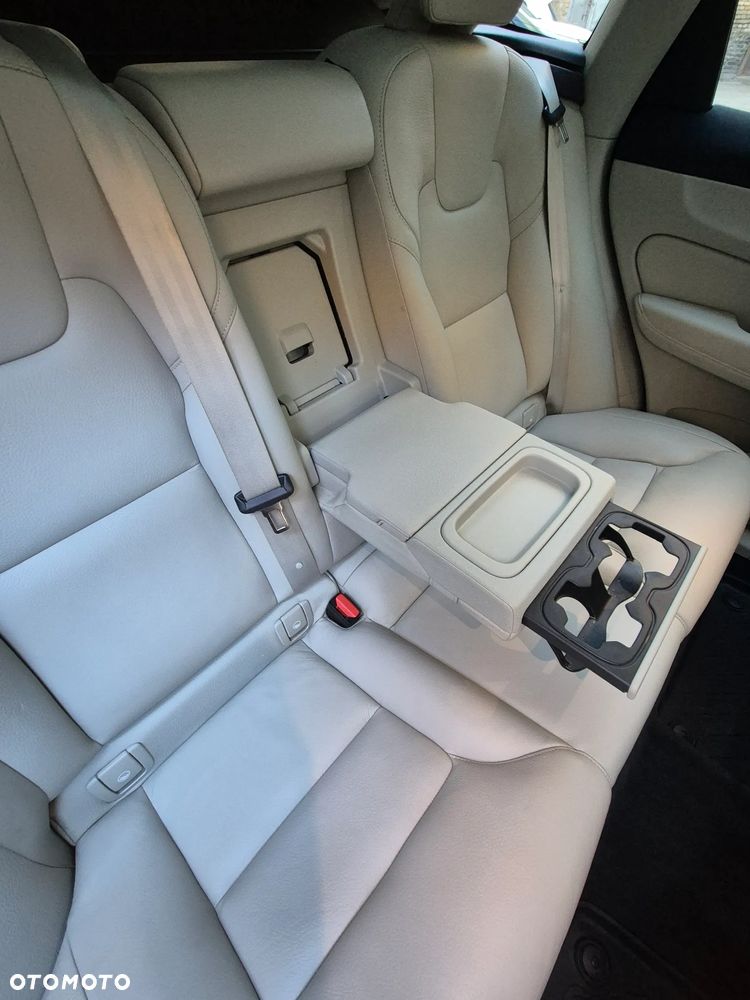 Volvo XC 60 T5 GPF AWD Momentum - 23