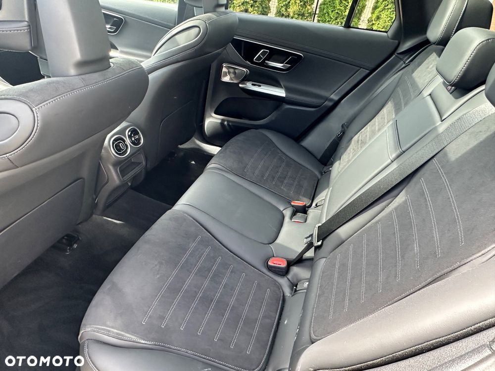 Mercedes-Benz GLC 300 e 4Matic 9G-TRONIC AMG Line - 10