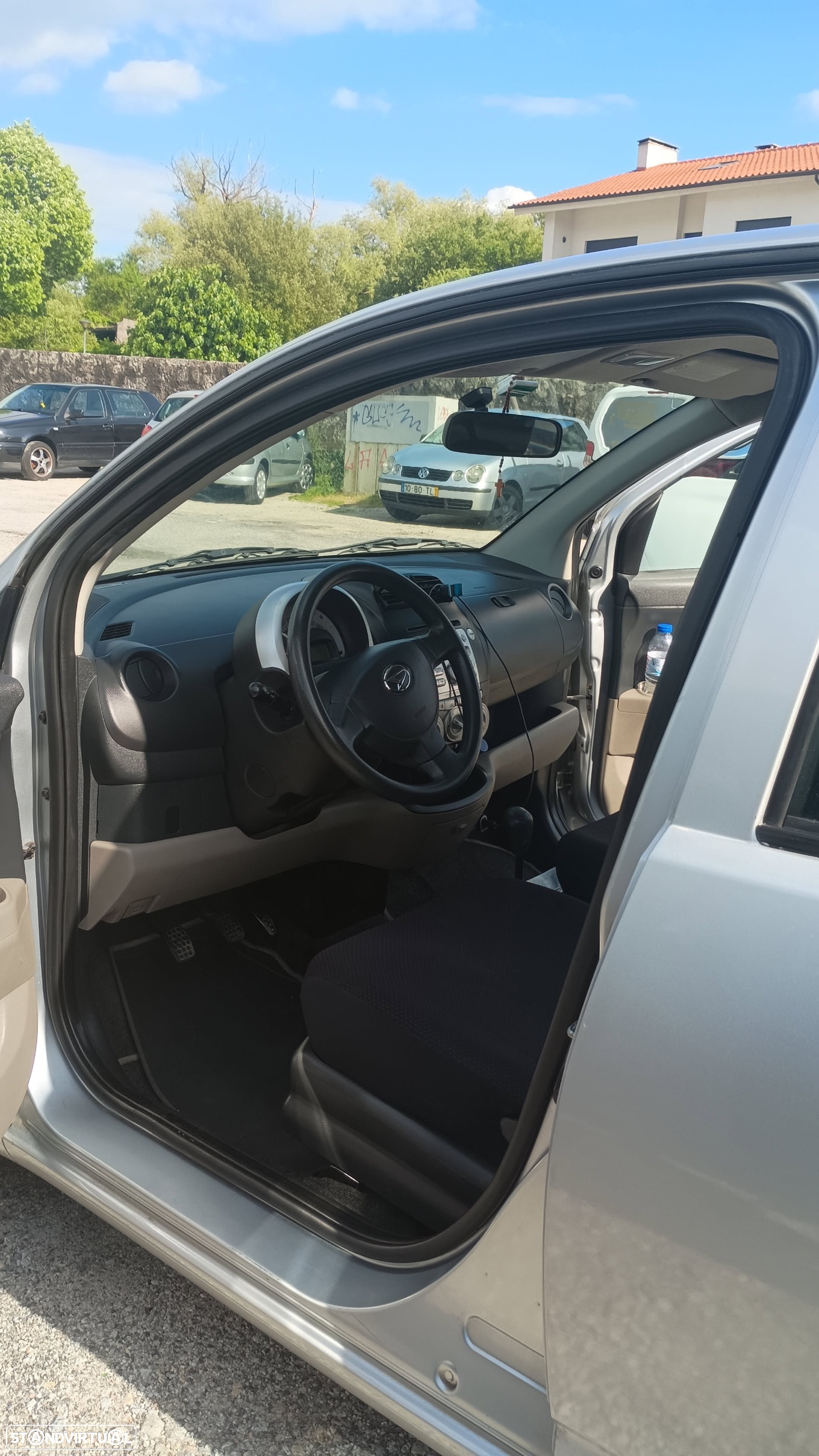 Daihatsu Sirion 1.0 - 6