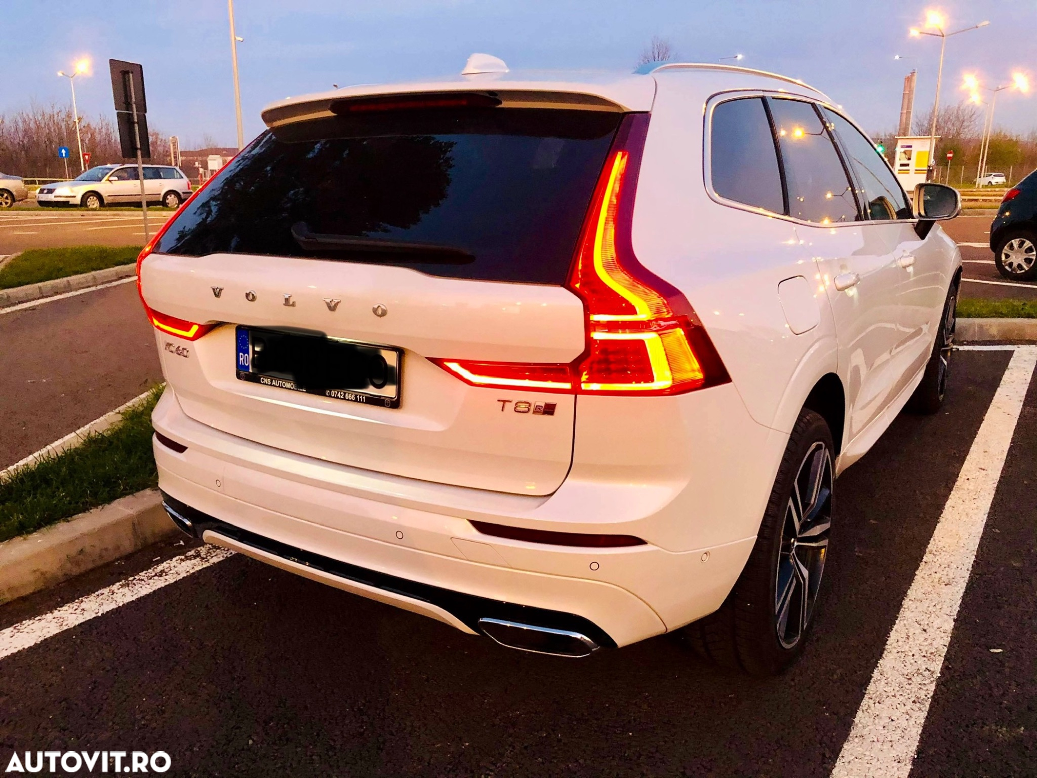 Volvo XC 60 Recharge T8 Twin Engine eAWD R-Design - 5
