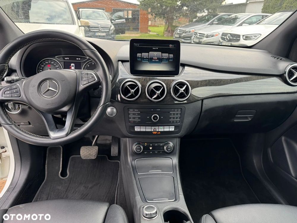 Mercedes-Benz Klasa B 250 4Matic 7G-DCT UrbanStyle Edition - 24