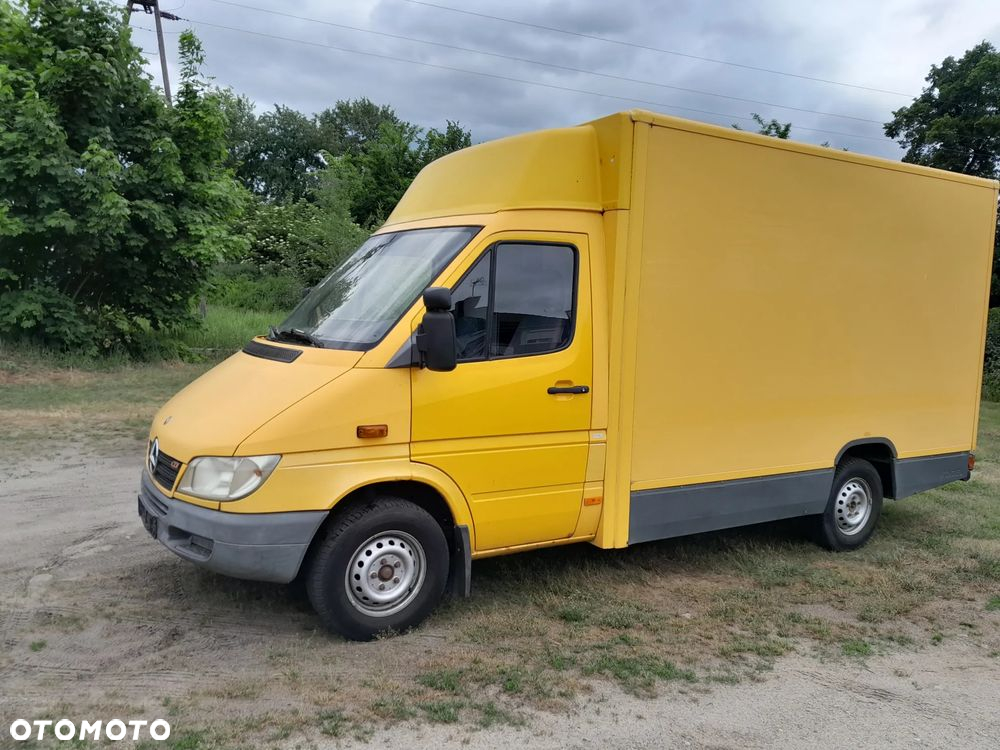 Mercedes-Benz Sprinter - 15