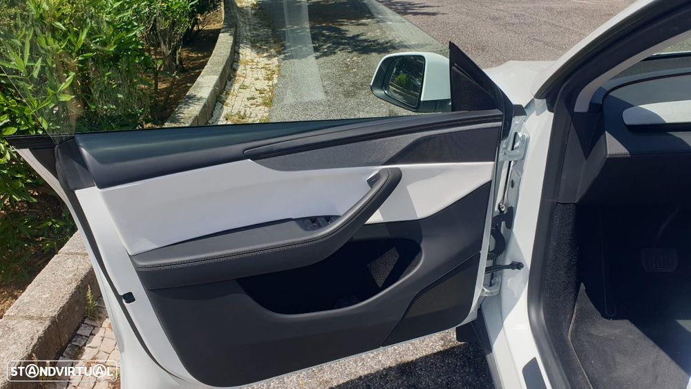 Tesla Model Y Long Range Tração Integral Premium - 31
