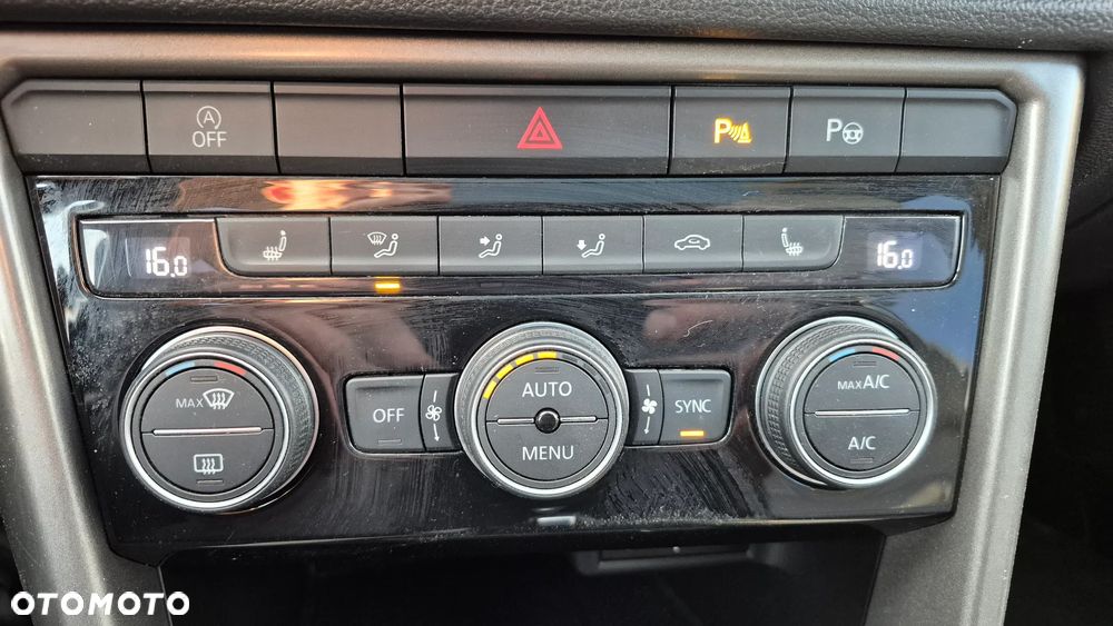 Volkswagen T-Roc 2.0 TDI SCR DSG ACTIVE - 9