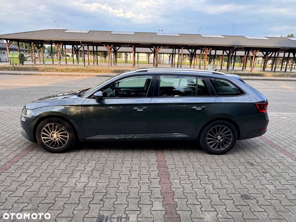 Skoda Superb 2.0 TDI Style - 2