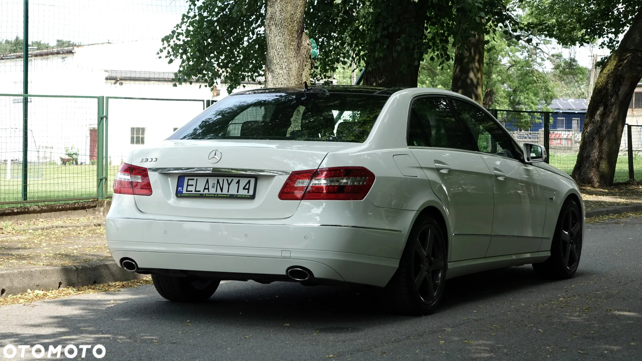 Mercedes-Benz Klasa E 300 CDI DPF BlueEFFICIENCY 7G-TRONIC Avantgarde - 34