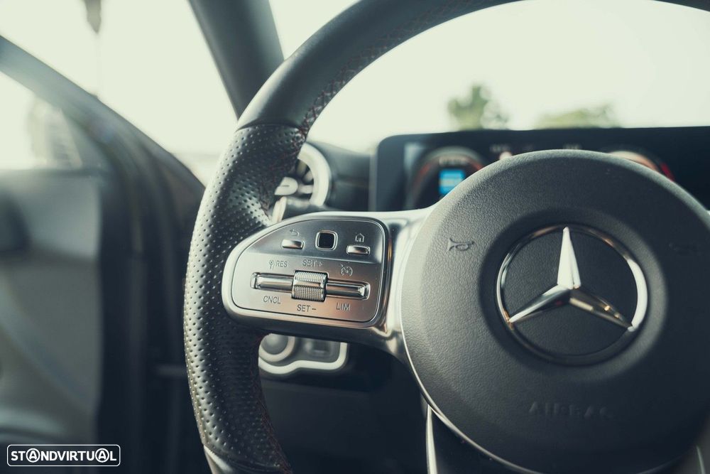 Mercedes-Benz A 250 Limousine e AMG Line - 16