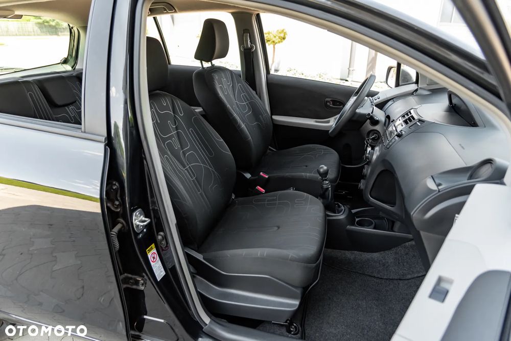 Toyota Yaris 1.33 VVT-i Executive - 24