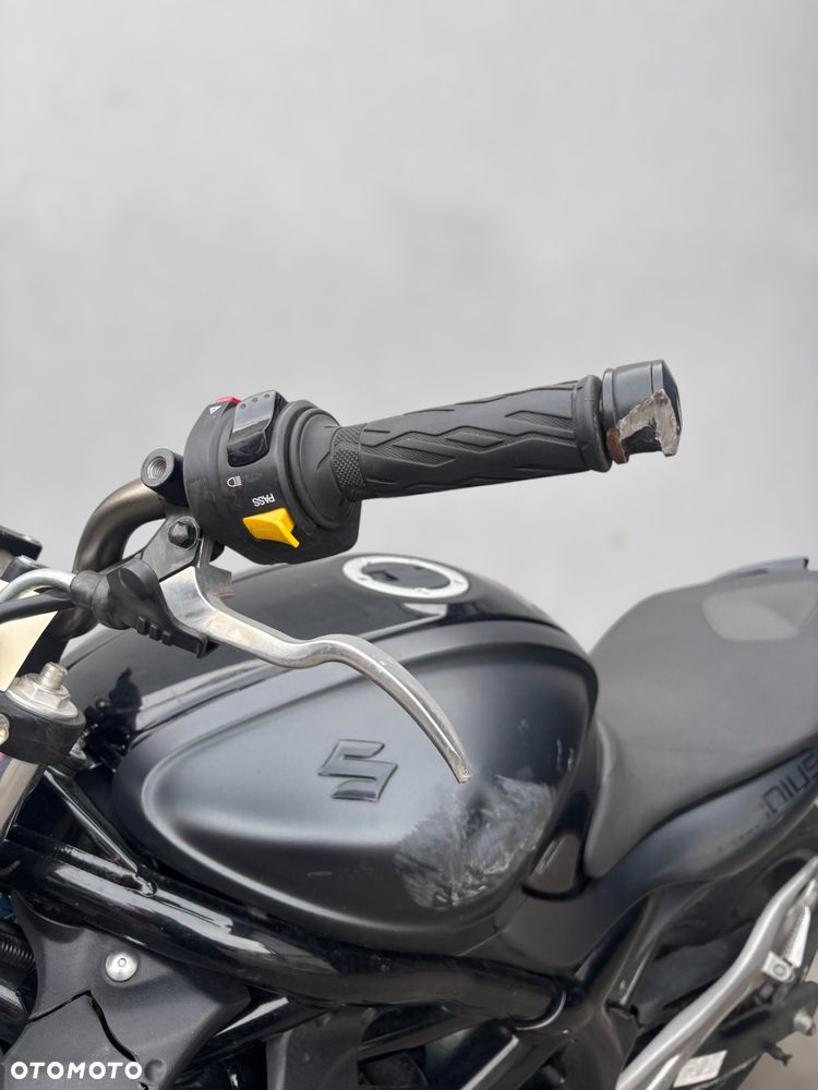 Suzuki Gladius - 12