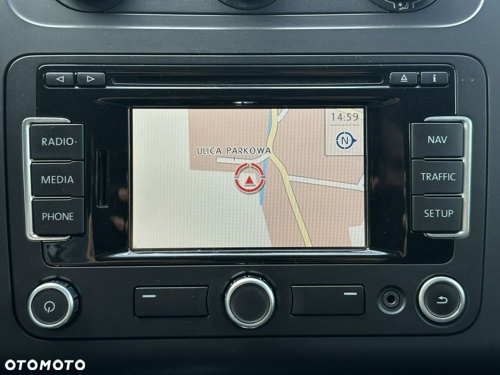 Volkswagen Touran - 21