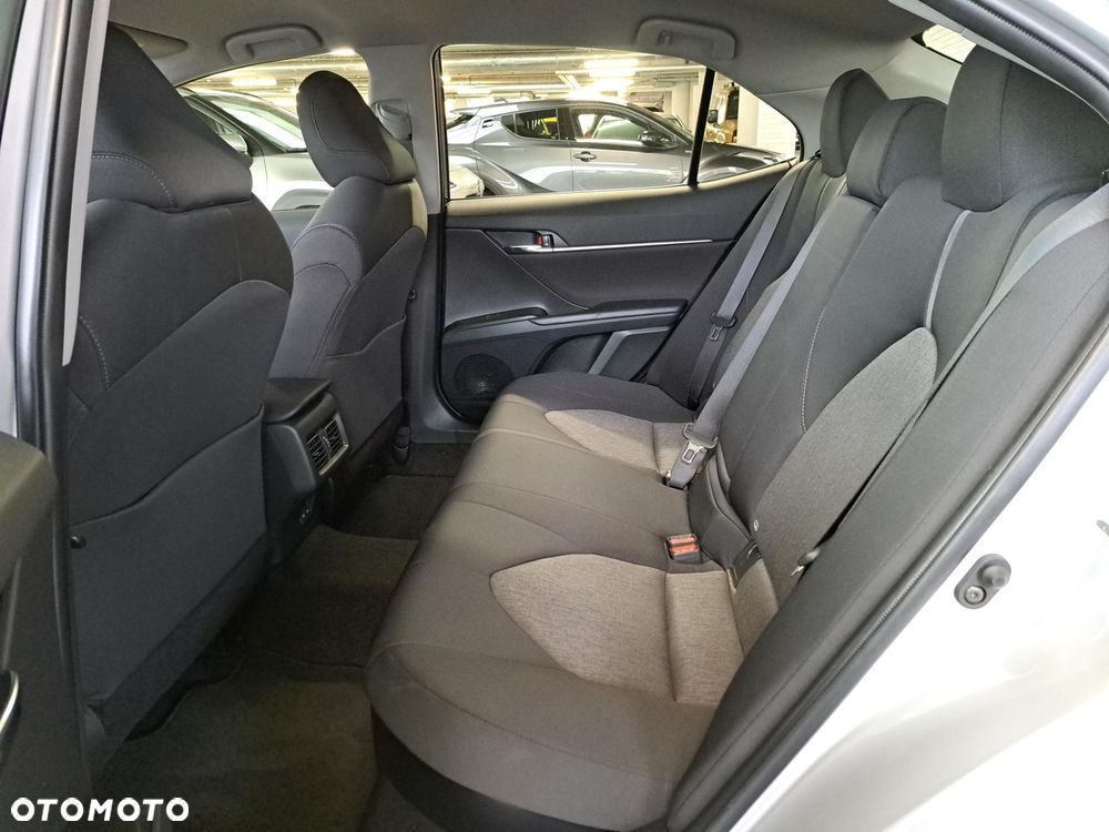 Toyota Camry 2.5 Hybrid Comfort CVT - 12