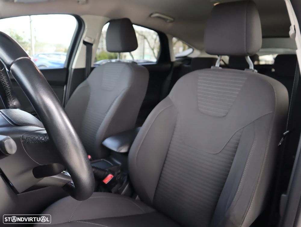 Ford Focus 1.0 EcoBoost Titanium - 26
