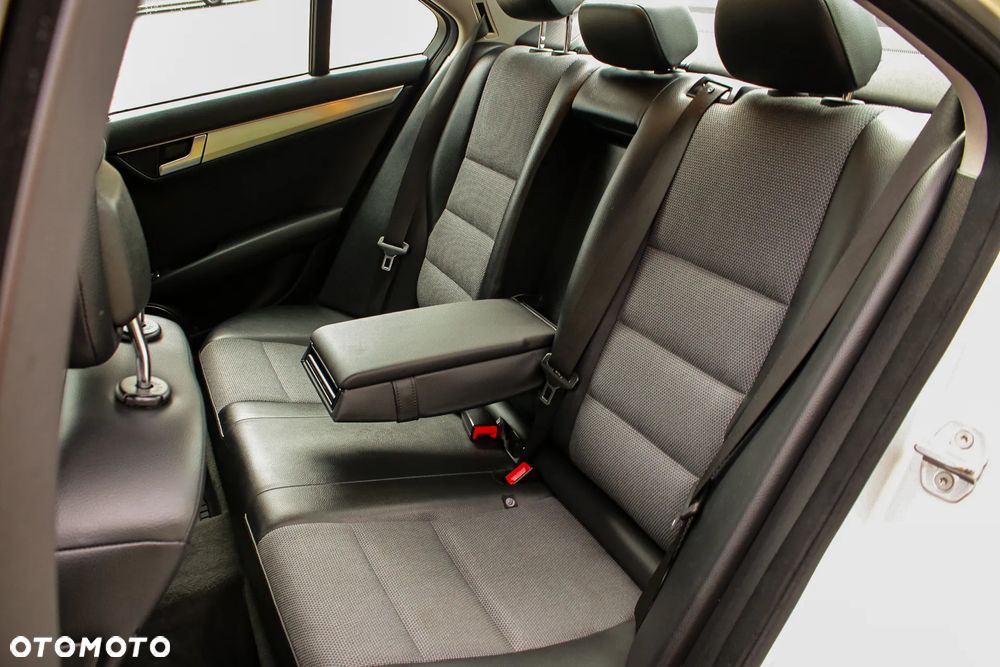 Mercedes-Benz Klasa C 180 Kompressor Automatik Avantgarde - 28